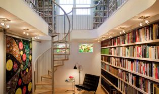 Винтовая лестница в библиотеке ЛВ16